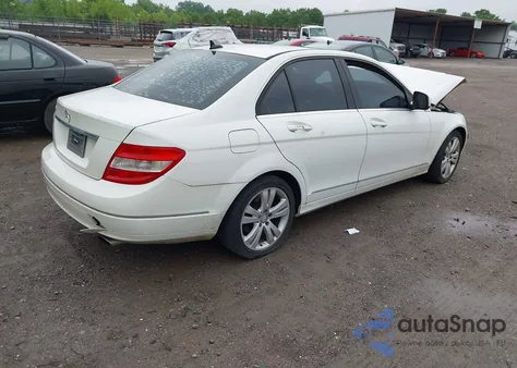 2009 Mercedes-Benz C 300 Luxury/Sport from USA, damaged, VIN WDDGF54X89R048281